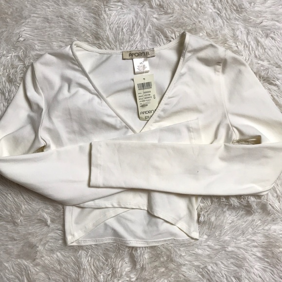 🎉Sale🎊 Arden B. Crop Top - Picture 2 of 14